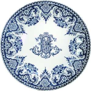 4 Обеденные тарелки monogramme depareillees bleu